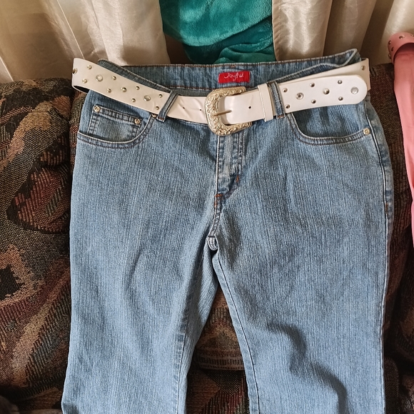 Capri's - Picture 3 of 4